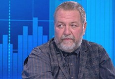 Огнян Кунчев обясни че очаква 80 000 заразени на ден през февруари Наблюдава се