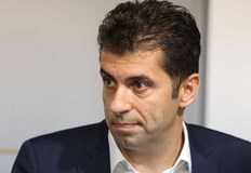 Премиерът Кирил Петков коментира в мрежата проблема с тока на