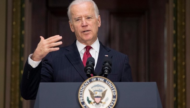 Президентът на САЩ Джо Байдън заяви, че Русия ще понесе "тежки последствия", ако нападне Украйна, но остави вратата за дипломация отворена Президентът на САЩ Джо Байдън заяви, че Русия ще понесе "тежки последствия", ако нападне Украйна, но остави вратата за дипломация отворена