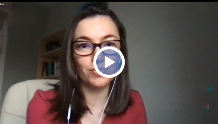 "Ваксинацията не е единствената възможност да се издаде сертификат - може да се издаде при преболедуване, бърз тест или след бустерна доза, когато документът става безсрочен", отбеляза адвокат Мария Шаркова