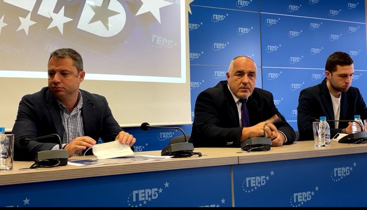 ГЕРБ отправи нови критики към кабинета „Петков“