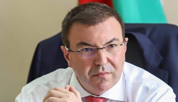 Бившият здравен министър пита коя е лабораторията, направила теста на Никола Минчев