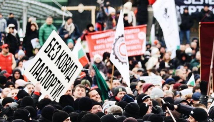 Волен щеше да е на площада, а не от вкъщи да скандира “Да живее България!”, обясни разликата самият Волен Сидеров Волен щеше да е на площада, а не от вкъщи да скандира “Да живее България!”, обясни разликата самият Волен Сидеров