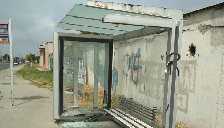 Те са по линията на автобус 33 и са в участъка между „Джъмбо“ и Образцов чифлик