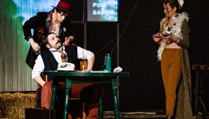 Сюжетът засяга актуални теми и заимства образи от новините Сюжетът засяга актуални теми и заимства образи от новините