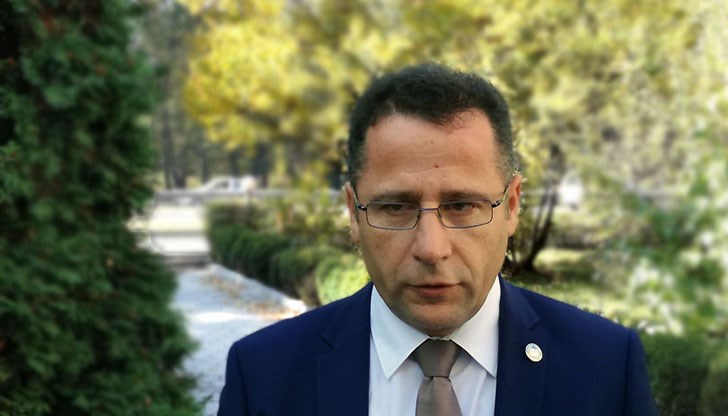 Във втората година на пандемията са загубени повече от 23 000 човешки живота, заяви д-р Скендер Сила Във втората година на пандемията са загубени повече от 23 000 човешки живота, заяви д-р Скендер Сила