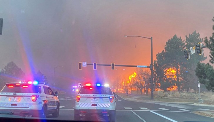 Според местния шериф са унищожени близо 1000 домове в два града