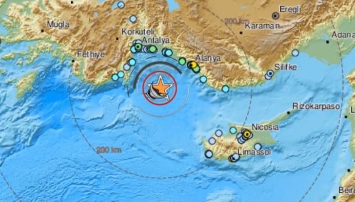 Аз също се събудих от земетресението. Екипите ни проучват ситуацията, до момента няма данни за негативни последствия, каза околийският управител Фатих Юркмезер Аз също се събудих от земетресението. Екипите ни проучват ситуацията, до момента няма данни за негативни последствия, каза околийският управител Фатих Юркмезер