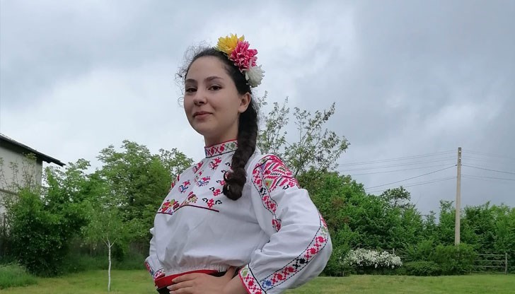 17-годишното момиче, което бе блъснато от автобус, не можа да се пребори за живота си