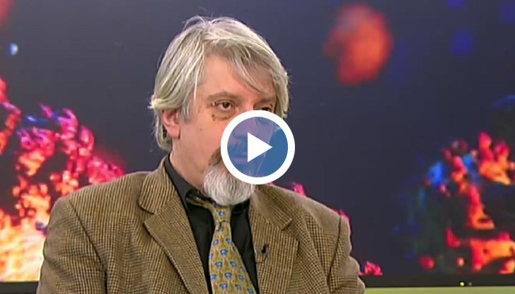 „След като Омикрон стане доминиращ, 2 - 3 седмици ще бъдем в негов плен. Това ще бъде максимумът, ще стои няколко дни и след това ще тръгне надолу", категоричен бе математикът