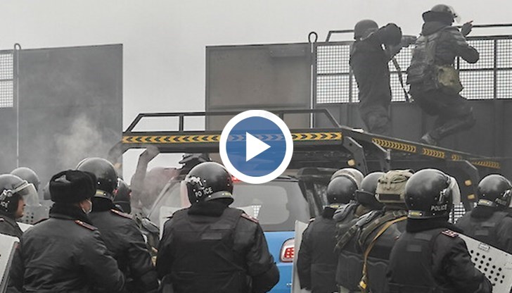 Протестиращите се опитаха да щурмуват административни сгради през нощта в най-големия град в страната Алмати