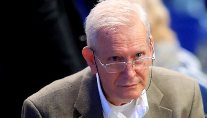 По думите му, негов колега споменал, че последният договор за доставка от 2012 г. е бил написан от Газпром и да бил даден на българските представители да го подпишат