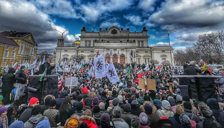 Кирил Петков изпълни ангажимента си, който пое в сряда, което му прави чест, пише лидерът на партия "Възраждане"