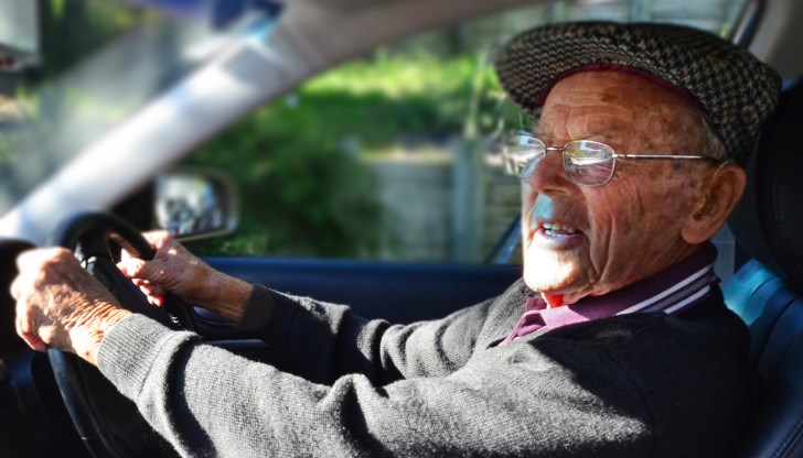 От полицията уточниха, че шофьорската книжка на 98-годишният водач е валидна