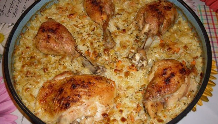 На трапезата на Атанасовден във всеки дом задължително трябва да се сложи содена питка, свинско печено или сготвено със зеле, питка с мед, пълнена кокошка или петел с ориз
