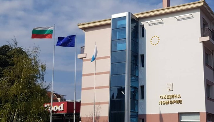 По първоначална информация разследването е за злоупотреби с евросредства за строежи на рибарски пристанища