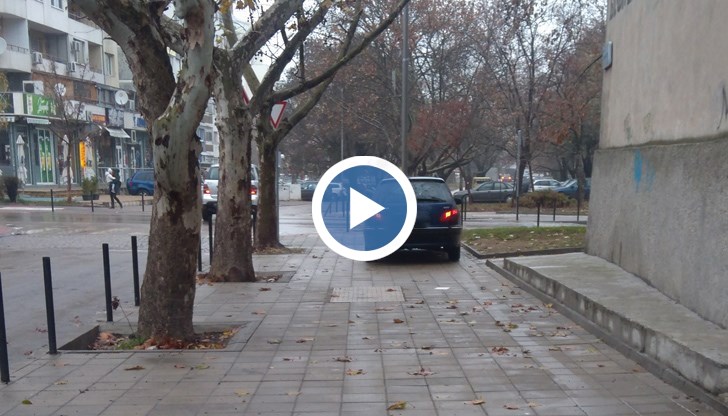 Според правилника на Закона за движение по пътищата – може, а според закона – не може