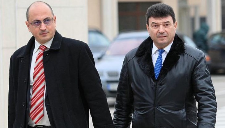 Подсъдимият Живко Мартинов се е облагодетелствал чрез принуда и сплашване  един тон суров суджук на стойност 8870 лв