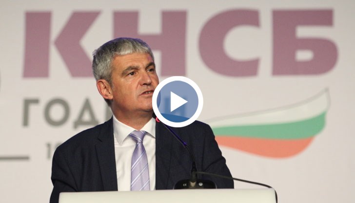 Всички – и управляващи, и опозиция. Първо с тези 50 лв., после със 120 лв., а сега с 60 лв.