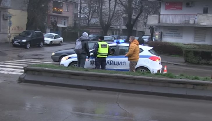 Объркването от страна на институциите е заради още един инцидент, станал по същото време, при която действително е пострадала 67-годишна жена