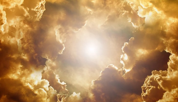 В сутрешните часове около низините и речените басейни ще се образуват и краткотрайни мъгли