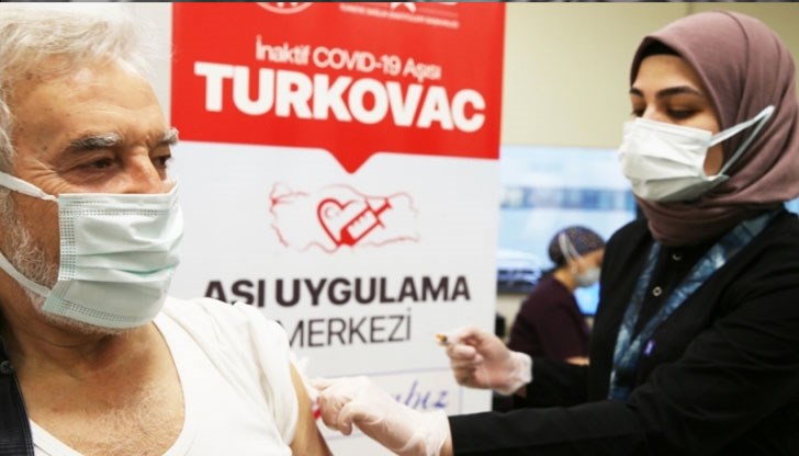 Реджеп Ердоган обеща, че ваксината ще стане достъпна и за други държави по света