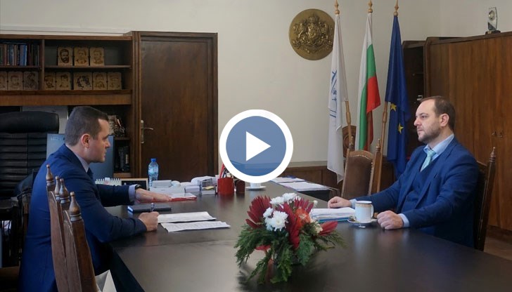 Първото ми посещение неслучайно е в Русе, изтъкна екоминистърът