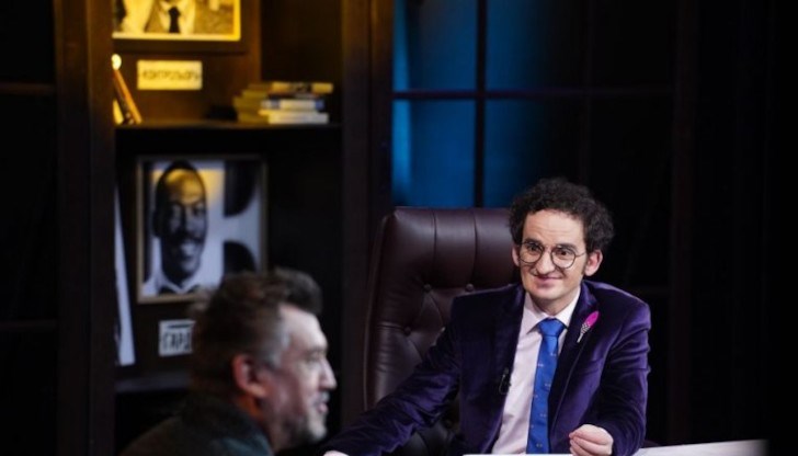 Комедийният актьор Николай Станоев ще заеме поста на Митко Павлов в шоуто на Българската национална телевизия "Събота вечер с БНТ"