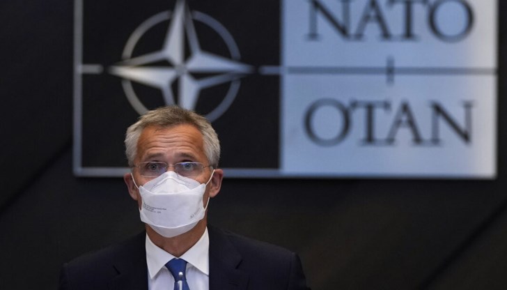 Действията на НАТО идват на фона на задълбочаваща се криза в отношенията между Русия и Украйна