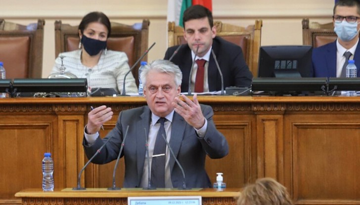 Полицаите, работили в този ден, заслужават поклон за техния стоицизъм, обяви вътрешният министър от трибуната на Народното събрание Полицаите, работили в този ден, заслужават поклон за техния стоицизъм, обяви вътрешният министър от трибуната на Народното събрание