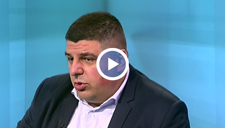 „След вдигането на мораториума няма причина да бъде променяна цената на тока за регулирания пазар”, коментира още той