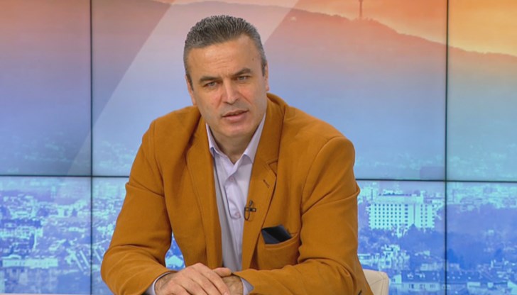 Всяка година са необходими около 1 млн. лева за закупуване на защитни облекла и оборудване за пожарникарите и спасителите, заяви президентът на Синдиката на пожарникарите и спасителите "Огнеборец" Всяка година са необходими около 1 млн. лева за закупуване на защитни облекла и оборудване за пожарникарите и спасителите, заяви президентът на Синдиката на пожарникарите и спасителите "Огнеборец"