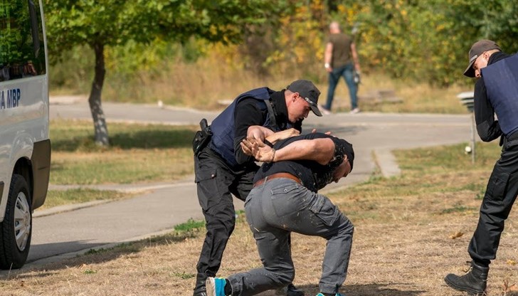 Трима са задържани при опит за кражба от фирмен склад в Горна Оряховица Трима са задържани при опит за кражба от фирмен склад в Горна Оряховица