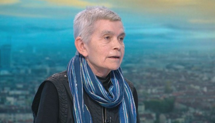 Преди седмица, в два последователни дни, стана публично известно, че Христова и Дърева са отстранени от постовете си във вестник "Дума"