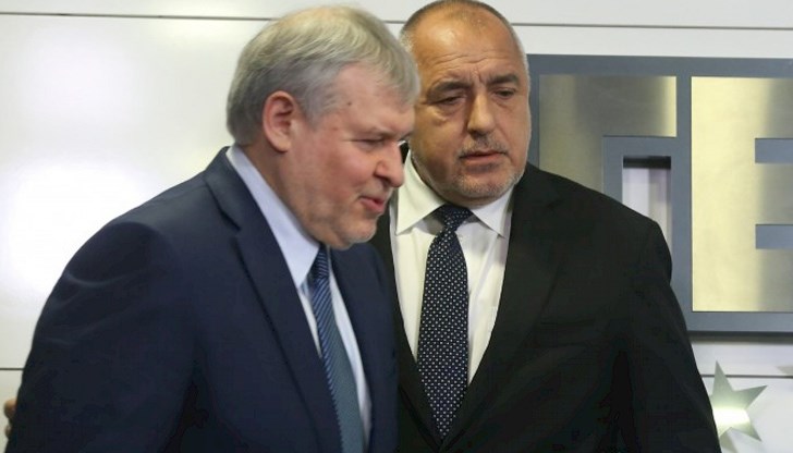 "Преди 25 години, на днешния ден – 10 януари, гражданите обсадиха Народното събрание, за да не допуснат ново червено правителство да досъсипе България, след управлението на кабинета „Виденов“. Това посочват в декларация по повод годишнината от СДС