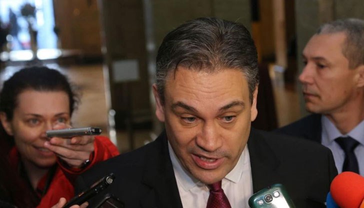 Бил научил от медиите, че ще бъде отзован Бил научил от медиите, че ще бъде отзован