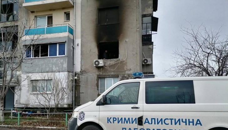 В блока има 24 апартамента, в които живеят близо 40 души В блока има 24 апартамента, в които живеят близо 40 души