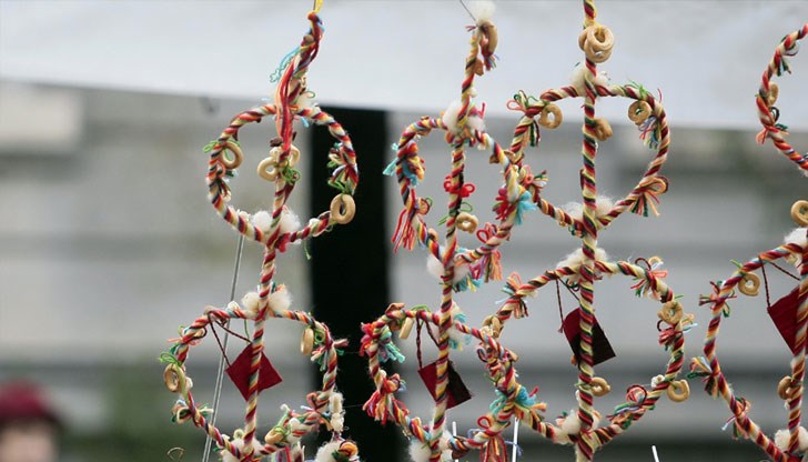 Честита Нова година от ръководството и екипа на Областна администрация – Русе! Честита Нова година от ръководството и екипа на Областна администрация – Русе!