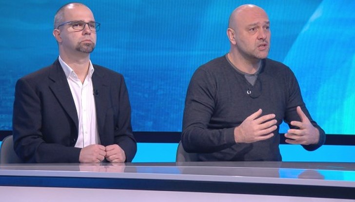 „Ако правителството потегли надолу, това може да се окаже опасно за Радев“, отбеляза Първан Симеонов