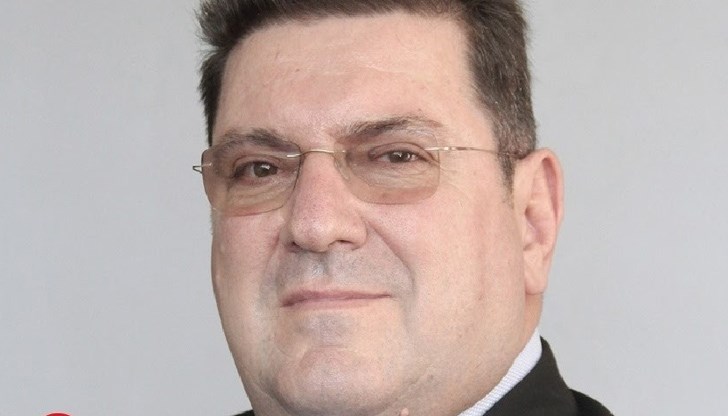 Пантелей Мемцов е огласен като сътрудник на службите за няколко месеца през 1989 г. Според данните новият шеф на ученическите лагери е бил вербуван в края на юли същата година Пантелей Мемцов е огласен като сътрудник на службите за няколко месеца през 1989 г. Според данните новият шеф на ученическите лагери е бил вербуван в края на юли същата година