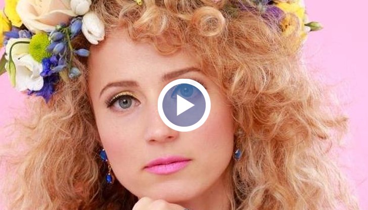 От началото на новата година Деси Добрева започна своя инициатива в инстаграм - пуска по една песен и разказва за интересно събитие, случило се в днешния ден