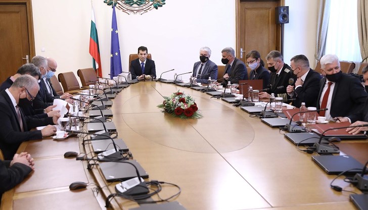 Съветът по сигурността към МС ще продължи да следи развитието на ситуацията и ще подготви план за действие при различни сценарии, се казва в изявление на МС Съветът по сигурността към МС ще продължи да следи развитието на ситуацията и ще подготви план за действие при различни сценарии, се казва в изявление на МС