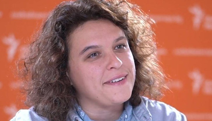 И на въпросите не ни отговаряха, и интервюта не ни даваха, и на пресконференции ни се караха, пише журналистът Полина Паунова