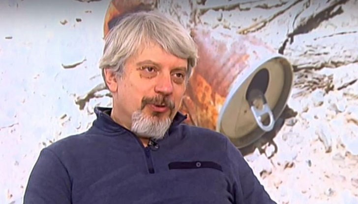 Виждате, че и днес броя нови случаи не е рекорден, отбеляза математикът