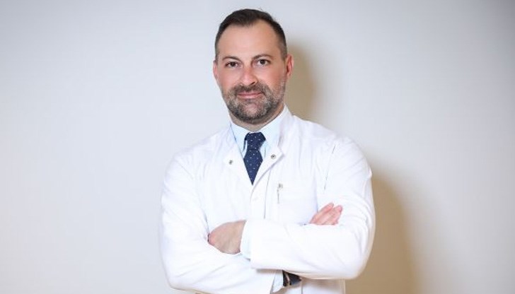 Доц. Арабаджиев е началник на Клиниката по онкология в Аджибадем СитиКлиник УМБАЛ Токуда - София