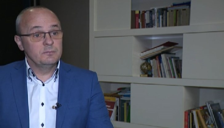 „Ред управления на България не се впечатляваха изобщо какво ни казва Брюксел по отношение на корупцията. И въпреки огромните средства, които получава, България все още не може да догони и средните нива на европейските държави“, смята политологът Георги Киряков „Ред управления на България не се впечатляваха изобщо какво ни казва Брюксел по отношение на корупцията. И въпреки огромните средства, които получава, България все още не може да догони и средните нива на европейските държави“, смята политологът Георги Киряков