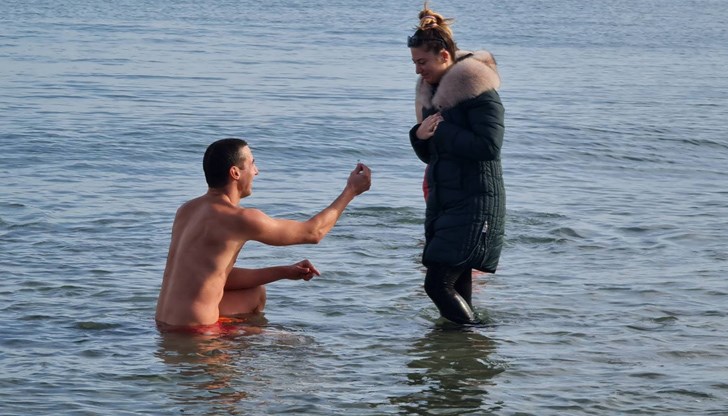 Младежите бяха поздравени с бурни аплодисменти от всички присъстващи Младежите бяха поздравени с бурни аплодисменти от всички присъстващи