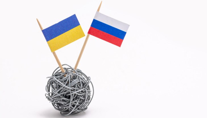 Политическият шум е по-поносим от войната дори да е останала само предизвестена. Политическият шум е по-поносим от войната дори да е останала само предизвестена.