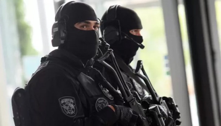 Целта на масираната полицейска операция е да се респектира контингента