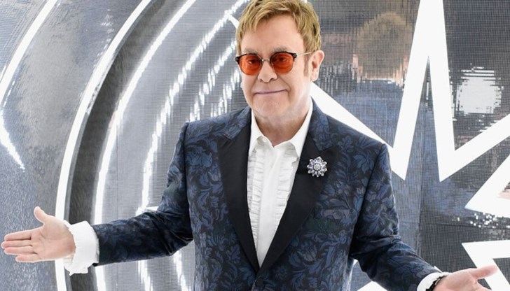 Емблематичният певец е напълно ваксиниран и заяви, че страда от леки симптоми Емблематичният певец е напълно ваксиниран и заяви, че страда от леки симптоми